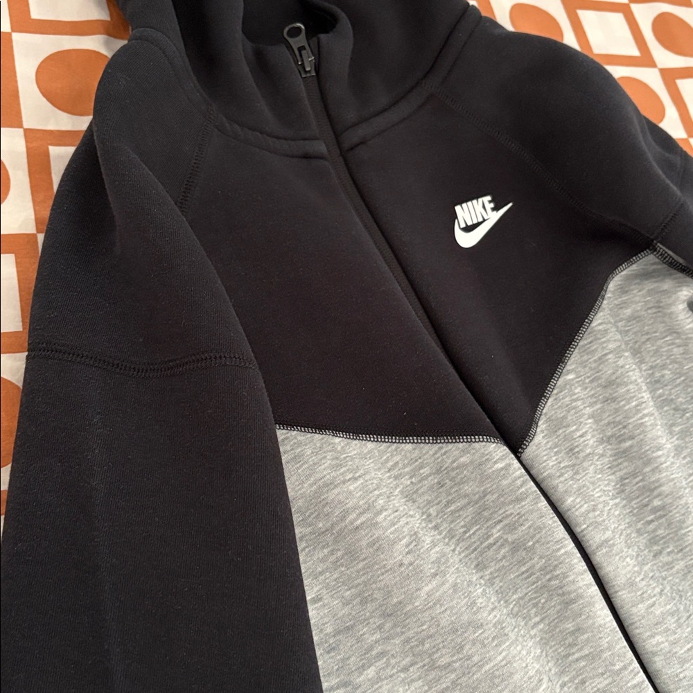 Nike Kids Black and Gray Nike tech - Picture 10 of 11